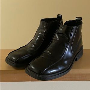 Kenneth Cole Reaction - Side Zip Leather Boots